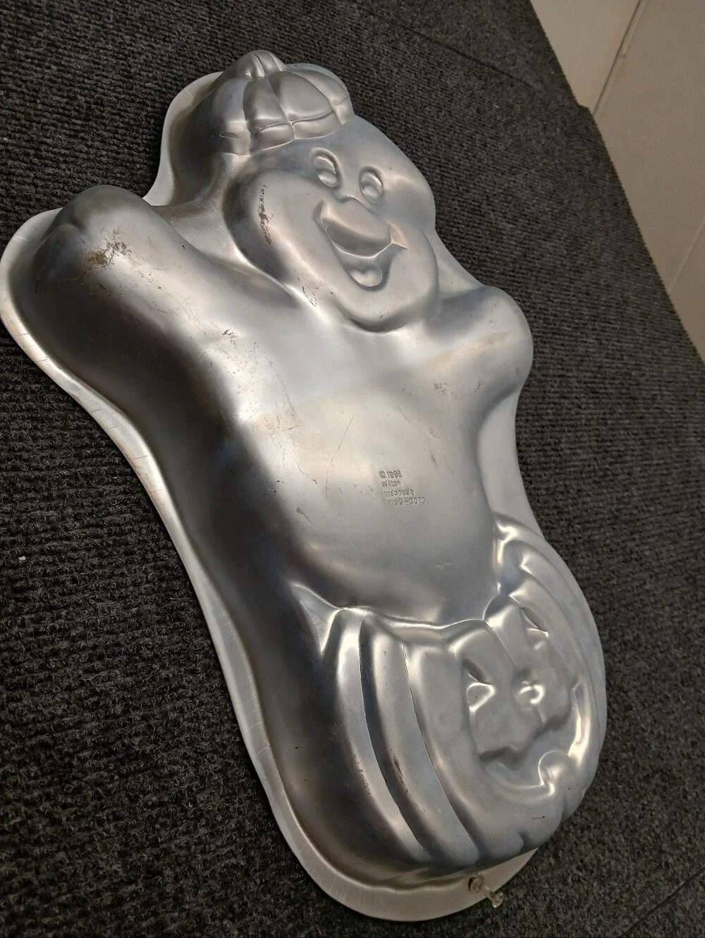 VTG 1998 Wilton Cast Aluminum Cake Pan 